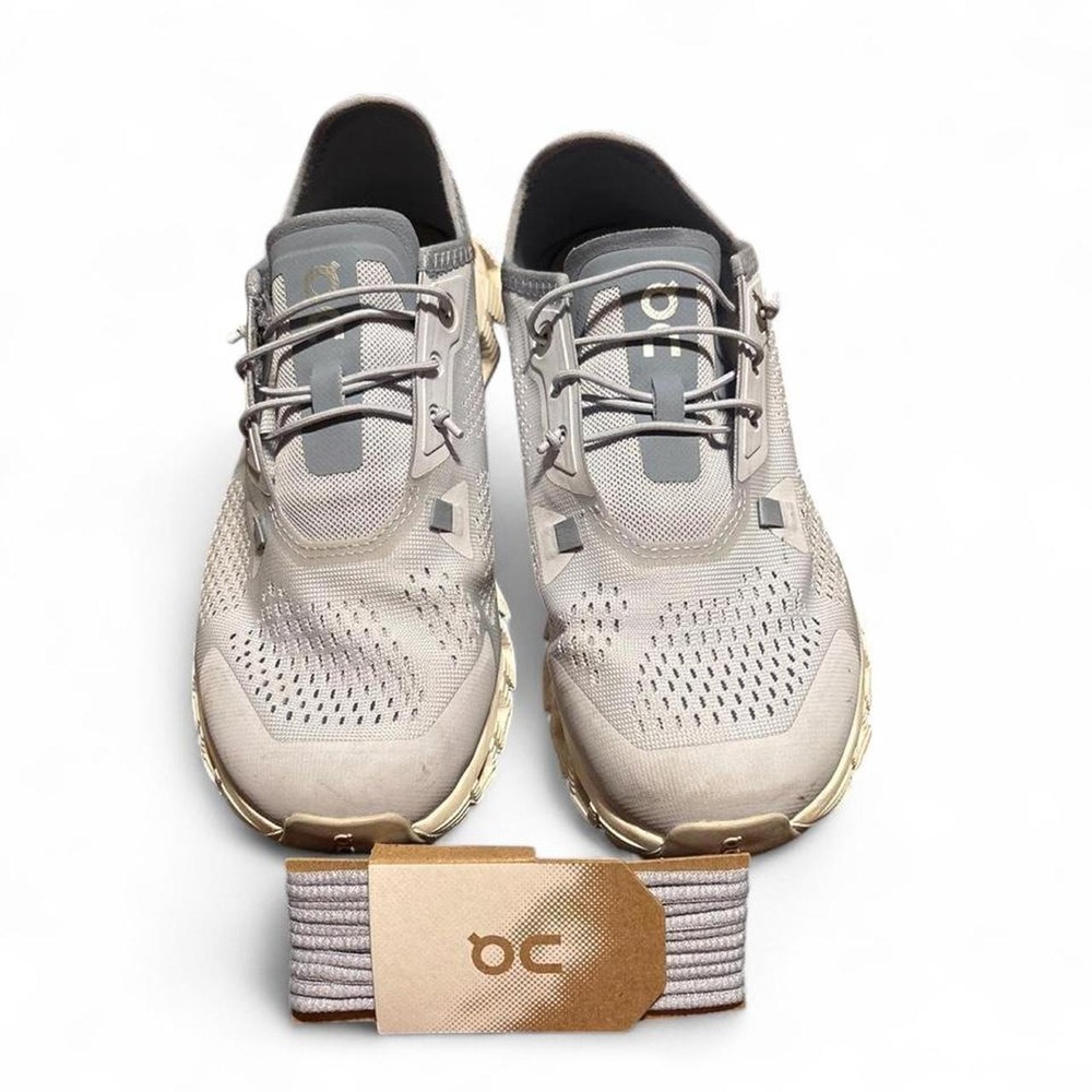 On Clouds women's Size US 6.5